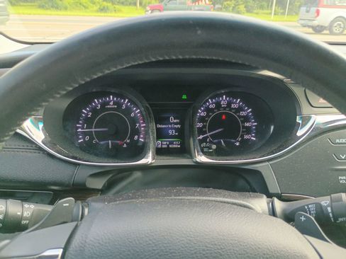 Used 2014 Toyota Avalon XLE Touring FWD image 9