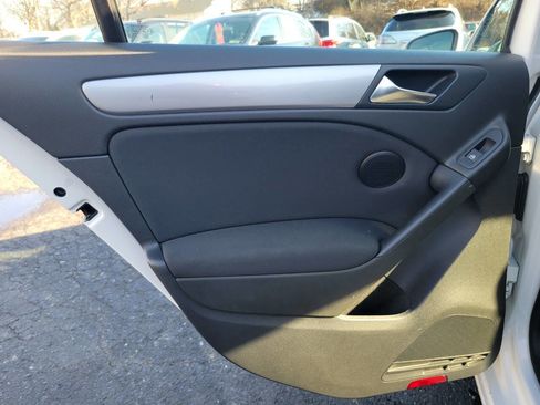 Used 2013 Volkswagen Golf TDI image 22