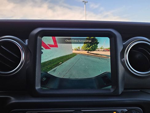 Used 2023 Jeep Gladiator Overland AWD/4WD image 33