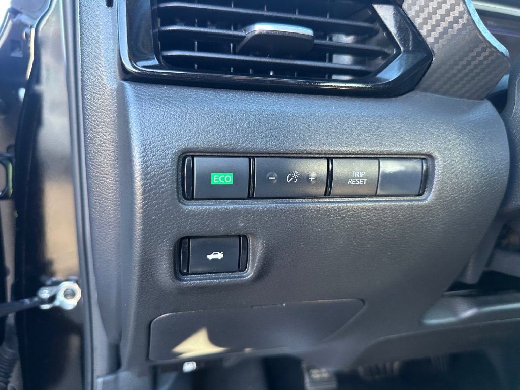 Used 2025 Nissan Sentra SV FWD image 23