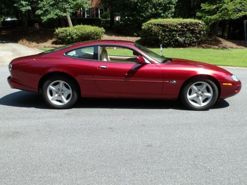 Used 1997 Jaguar XK8 Coupe RWD image 3