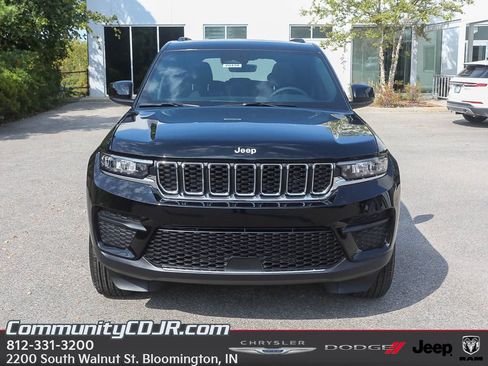 New 2025 Jeep Grand Cherokee Laredo X AWD/4WD image 9