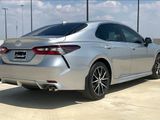 Used 2023 Toyota Camry SE image 2