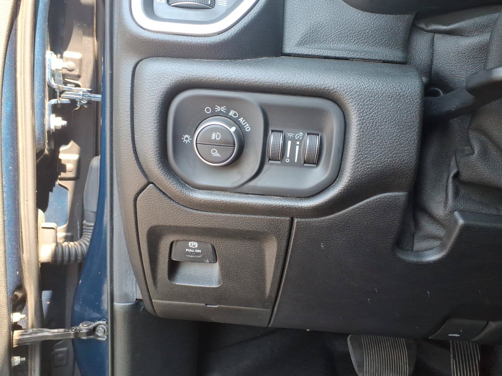 Used 2019 RAM 1500 Big Horn AWD/4WD image 16