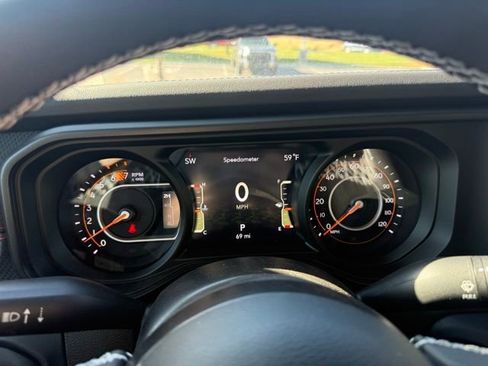 New 2025 Jeep Wrangler Unlimited Rubicon w/ Steel Bumper Group image 17