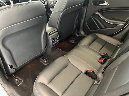 Used 2018 Mercedes-Benz GLA 250 4MATIC image 30