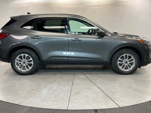 Used 2022 Ford Escape SE w/ Cold Weather Package image 7