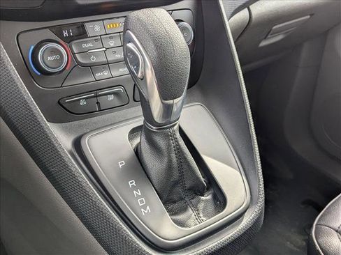 Used 2022 Ford Transit Connect XL image 12