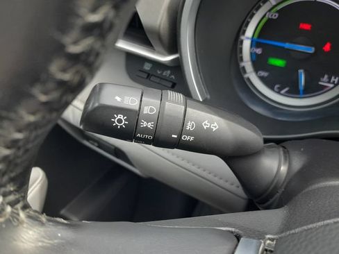 Used 2021 Toyota Highlander XLE AWD/4WD image 16