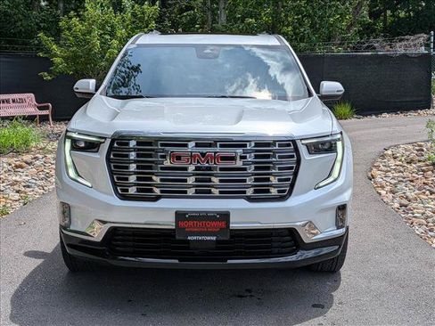 Used 2025 GMC Acadia Denali FWD image 9