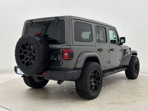 Used 2019 Jeep Wrangler Unlimited Sahara AWD/4WD image 9