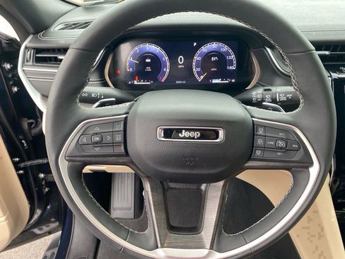 Used 2024 Jeep Grand Cherokee L Limited image 10