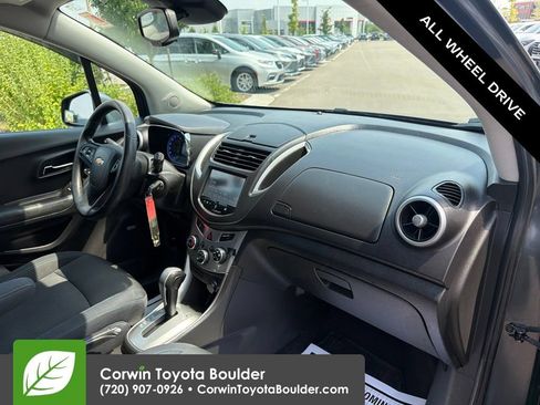 Used 2016 Chevrolet Trax LT w/ LT Sun and Sound Package AWD/4WD image 12