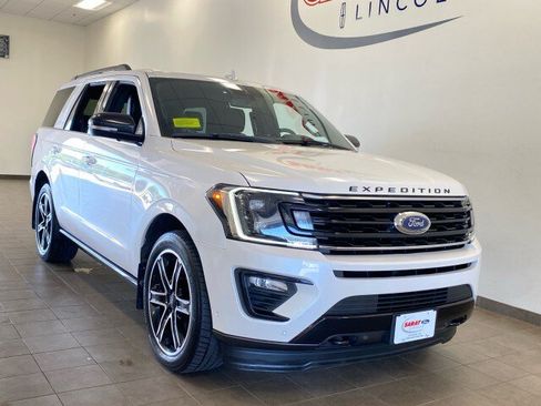 Used 2019 Ford Expedition Limited w/ Equipment Group 303A AWD/4WD image 2
