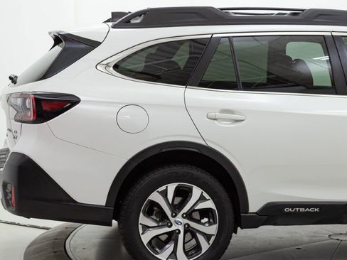 Used 2022 Subaru Outback Limited XT image 16