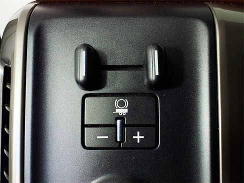 Used 2017 Chevrolet Silverado 1500 High Country image 22