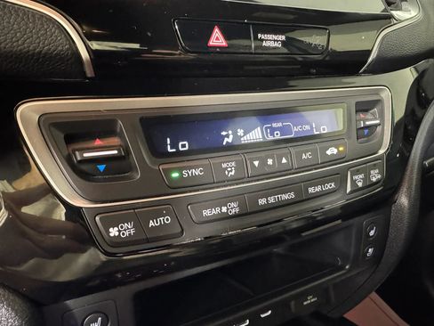 Used 2024 Honda Passport Black Edition image 21