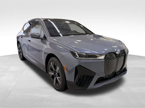 Used 2024 BMW iX xDrive50 w/ Premium Package AWD/4WD image 7