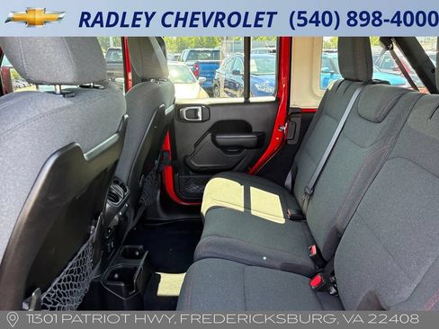 Used 2024 Jeep Wrangler Unlimited Rubicon AWD/4WD image 12