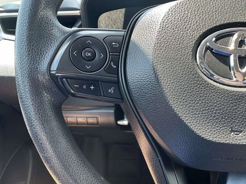 Used 2021 Toyota Corolla LE FWD image 12