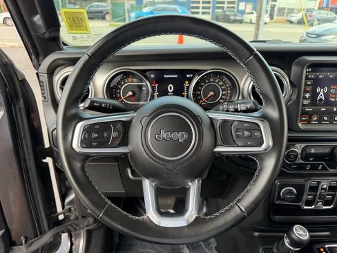 Used 2021 Jeep Wrangler Unlimited Sahara w/ Uconnect 4C Nav & Sound Group AWD/4WD image 21