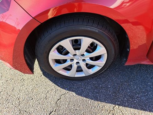 Certified 2021 Toyota Corolla LE image 30