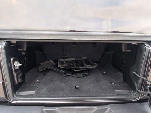 Used 2019 Jeep Wrangler Unlimited Sahara AWD/4WD image 29