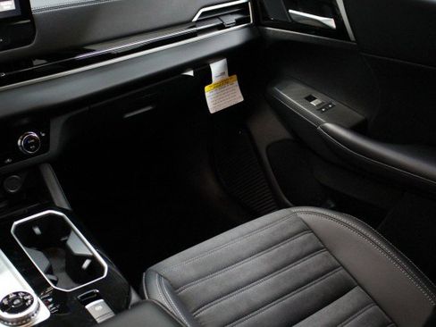 New 2025 Mitsubishi Outlander SE image 22