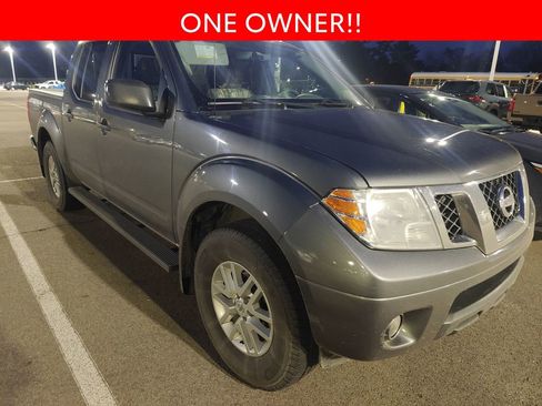 Used 2020 Nissan Frontier SV image 3