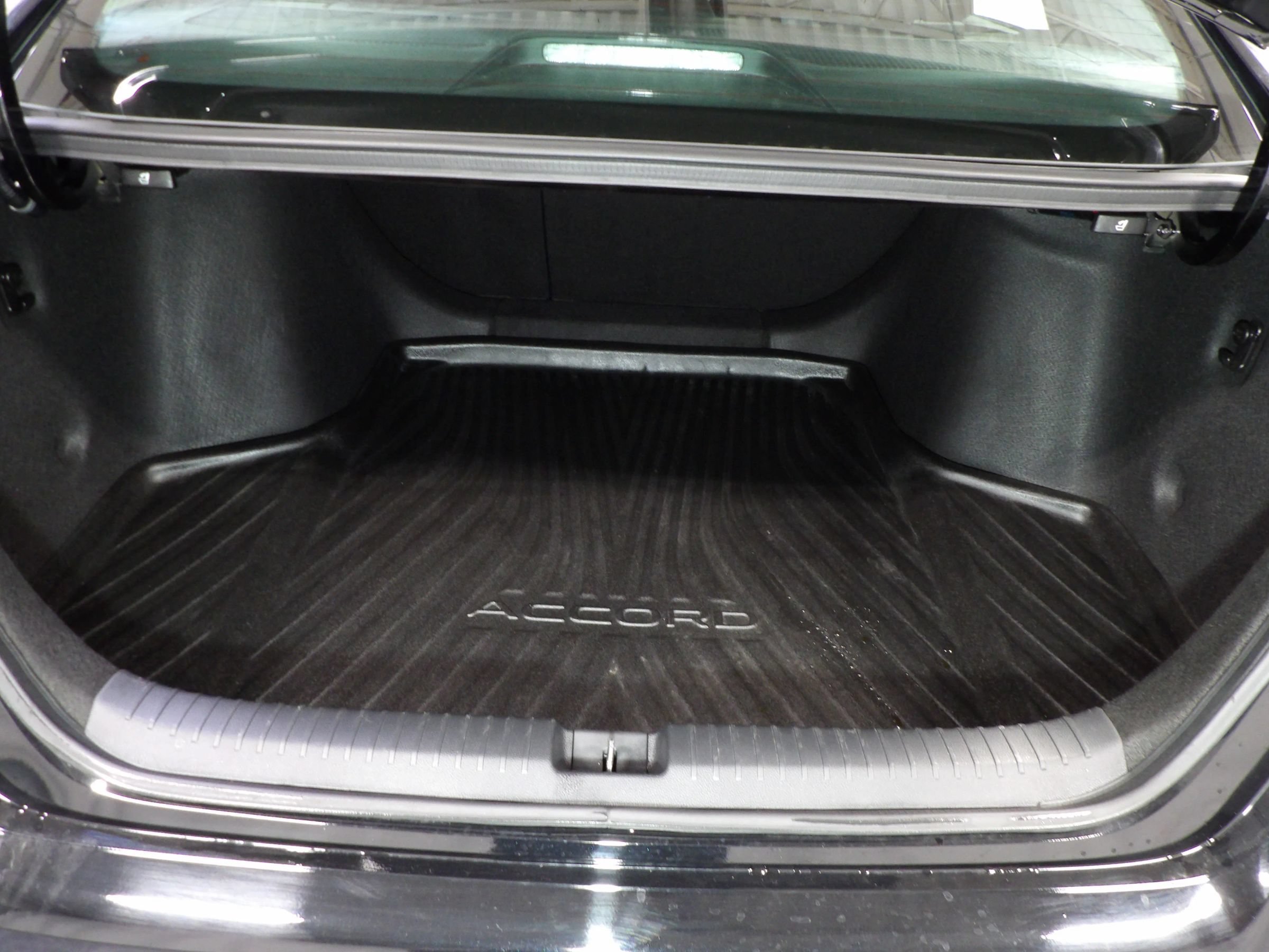 Used 2025 Honda Accord SE image 7