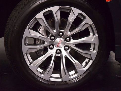 Used 2024 GMC Yukon Denali image 10