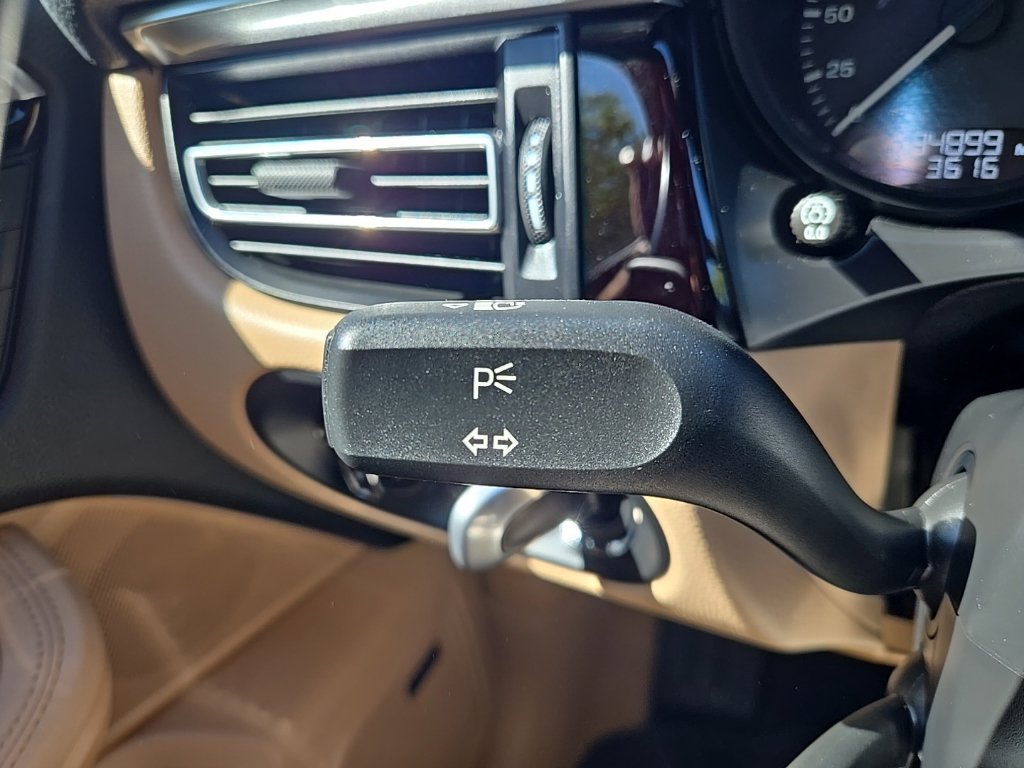 Used 2023 Porsche Macan AWD/4WD image 19