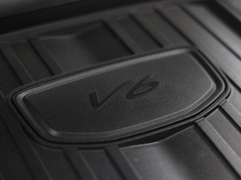 Used 2023 Porsche Panamera Platinum Edition RWD image 7