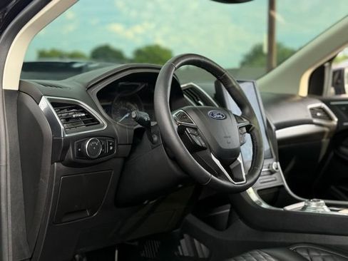 Used 2024 Ford Edge Titanium AWD/4WD image 12