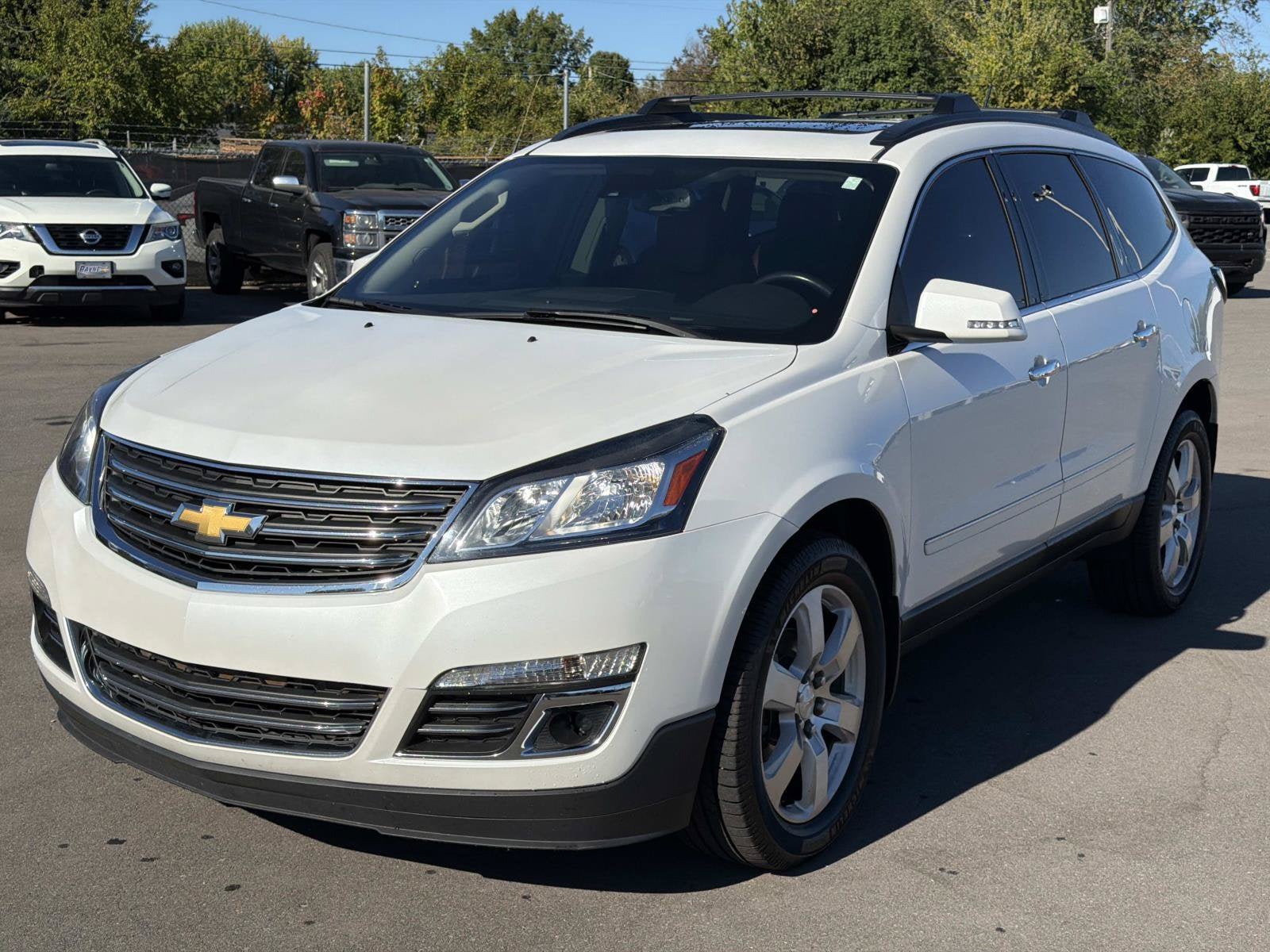 Used 2017 Chevrolet Traverse Premier FWD image 3