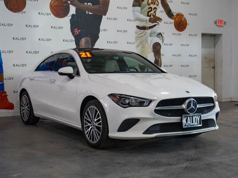 Used 2021 Mercedes-Benz CLA 250 4MATIC w/ Premium Package image 19