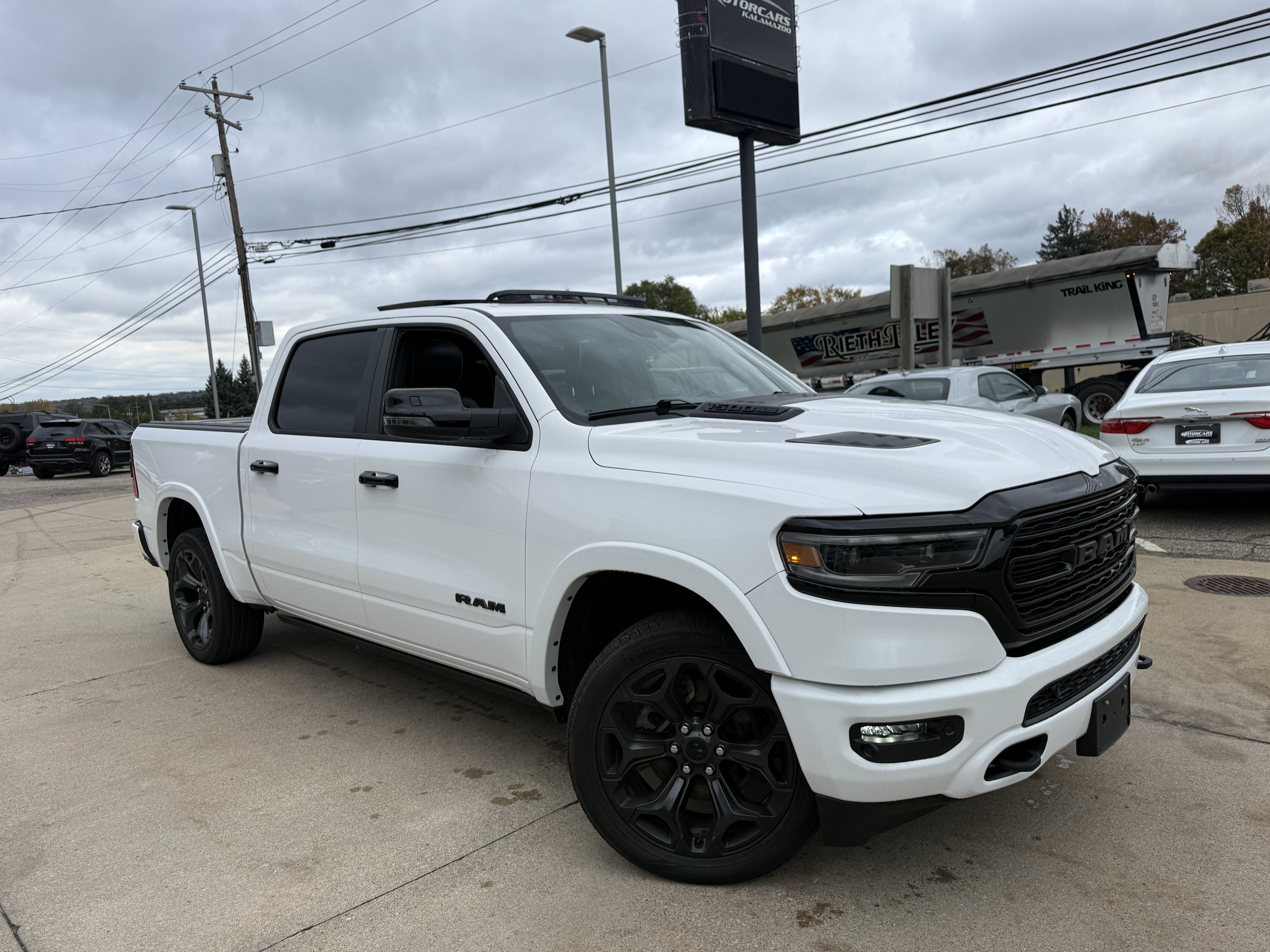 Used 2023 RAM 1500 Limited AWD/4WD image 4