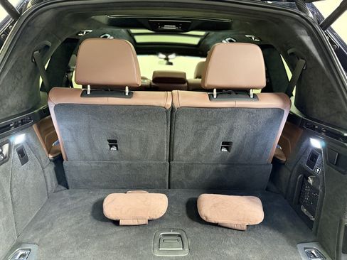 Used 2022 BMW X7 xDrive40i w/ M Sport Package AWD/4WD image 25