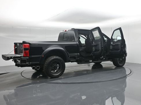 New 2026 Ford F250 Lariat w/ Black Appearance Package image 5