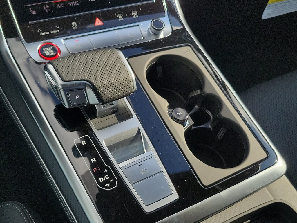 New 2026 Audi SQ7 Premium Plus AWD/4WD image 14