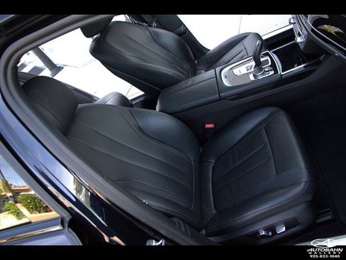 Used 2019 BMW 740i w/ M Sport Package RWD image 36