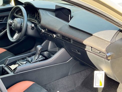 Certified 2025 MAZDA MAZDA3 s image 29