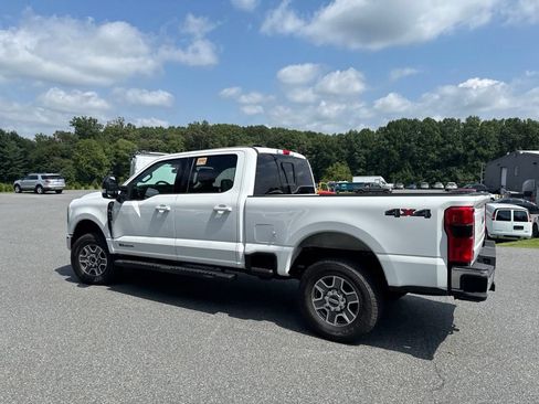 Used 2025 Ford F250 Lariat AWD/4WD image 4