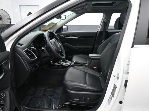 Used 2022 Kia Seltos EX image 12