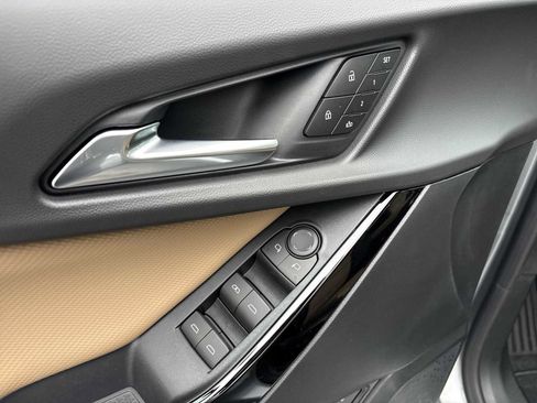 New 2026 Chevrolet Equinox ACTIV w/ Convenience Package III AWD/4WD image 23