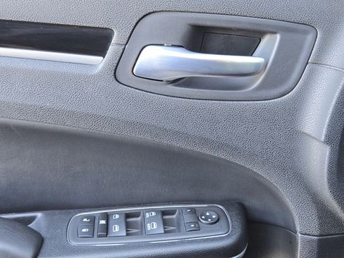 Used 2023 Chrysler 300 Touring w/ Sport Appearance Package image 22