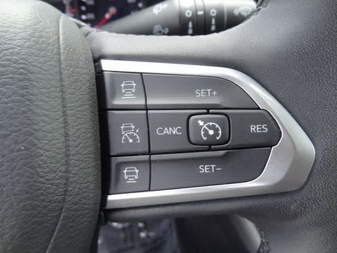 Used 2025 Jeep Compass Limited AWD/4WD image 17