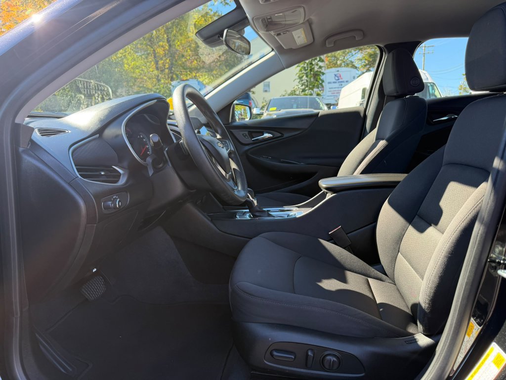 Used 2024 Chevrolet Malibu LT FWD image 9