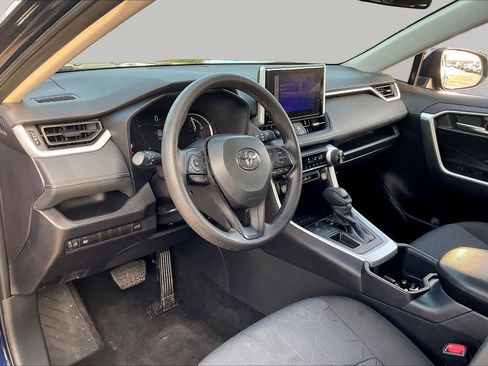 Used 2025 Toyota RAV4 XLE w/ Convenience Package FWD image 18