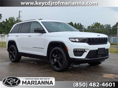 Used 2025 Jeep Grand Cherokee Limited w/ Black Appearance Package RWD image 1